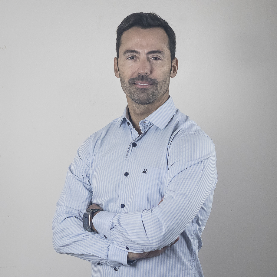 santiago-final-web-1 Santiago Guaycochea